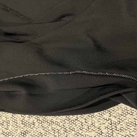 Guess tunic style tank with pockets!!! - Picture 2 of 2